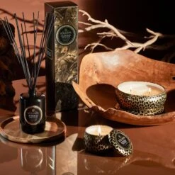 Voluspa Burning Woods - Reed Diffuser -Voluspa FA21opt ING 8257 Web