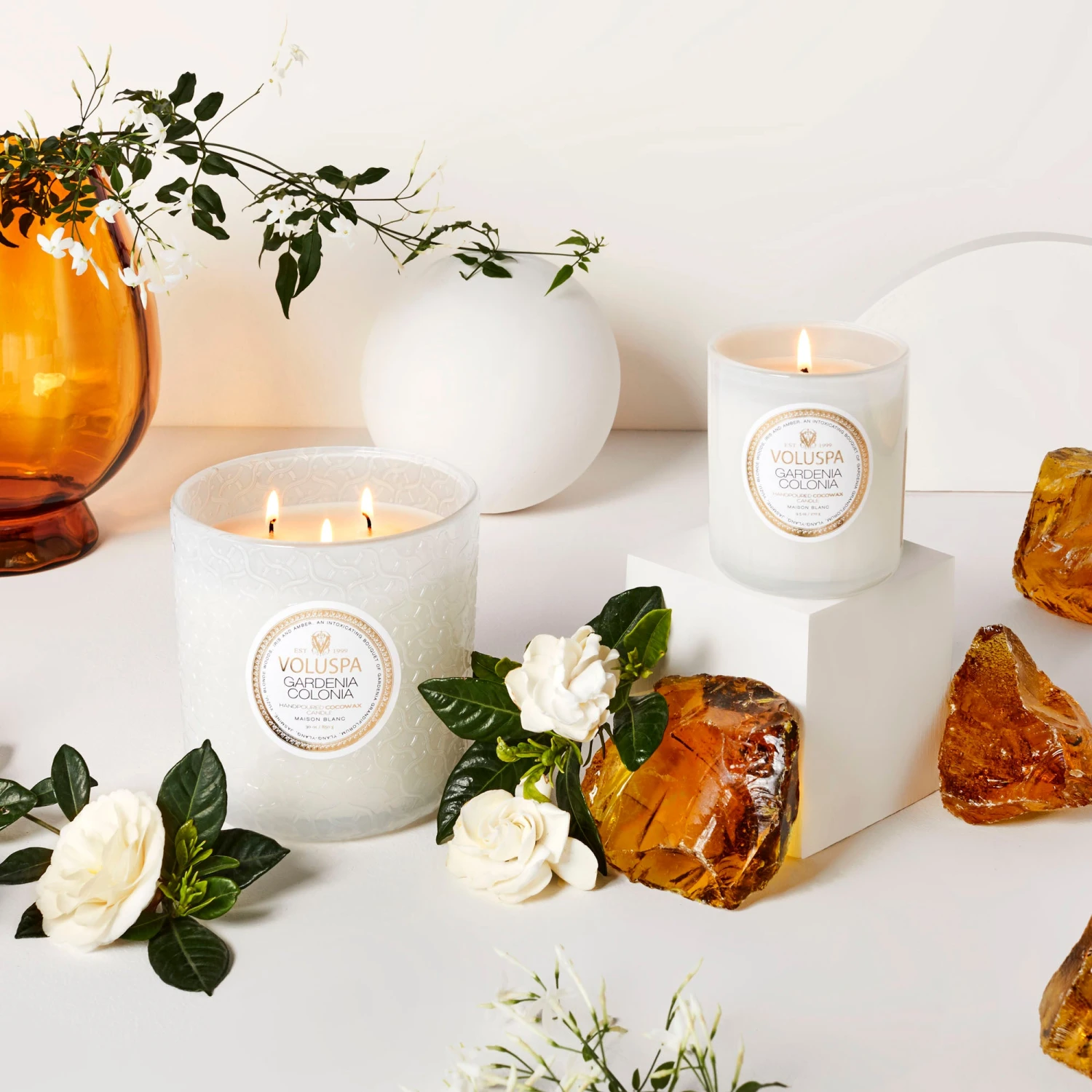 Voluspa Gardenia Colonia - Luxe Candle 4 Voluspa Gardenia Colonia - Luxe Candle - Image 2