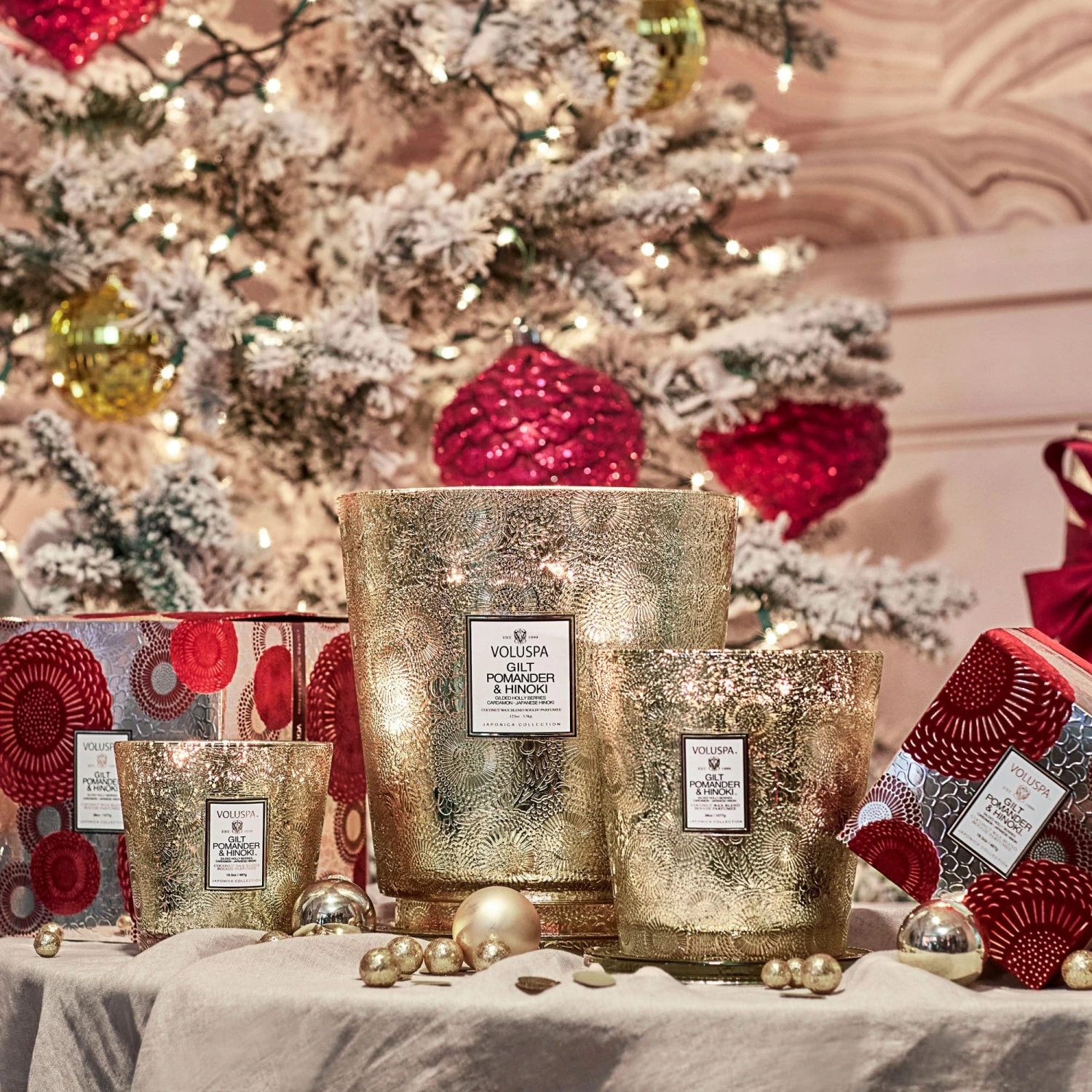 Voluspa Gilt Pomander & Hinoki - 2 Wick Hearth Candle 5 Voluspa Gilt Pomander & Hinoki - 2 Wick Hearth Candle - Image 3