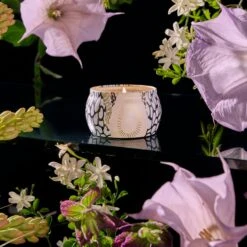 Voluspa Jasmine Midnight Blooms - Mini Tin Candle 8 Voluspa Jasmine Midnight Blooms - Mini Tin Candle -Voluspa S23 ING 72134 WEB