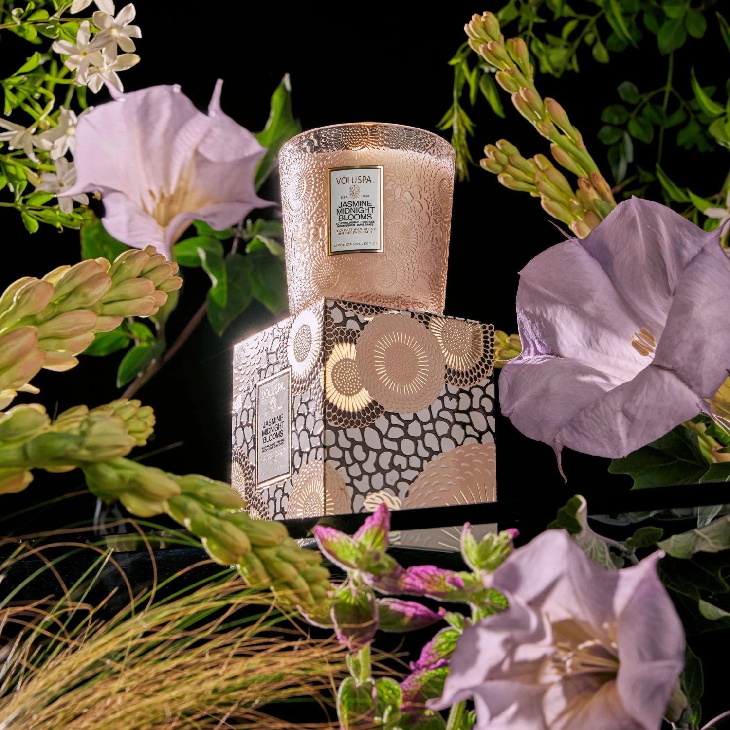 Voluspa Jasmine Midnight Blooms - Classic Candle 5 Voluspa Jasmine Midnight Blooms - Classic Candle - Image 3