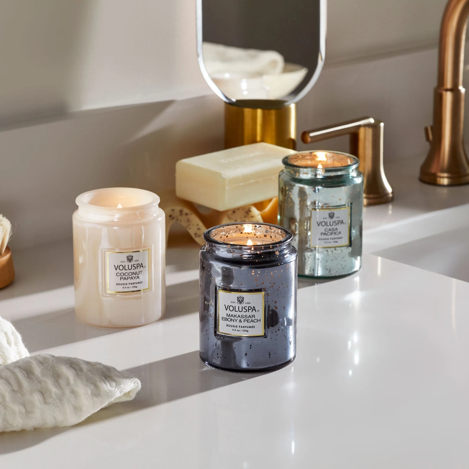 Voluspa Makassar Ebony & Peach - Small Jar Candle 4 Voluspa Makassar Ebony & Peach - Small Jar Candle - Image 2