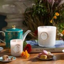 Voluspa Wildflowers - Luxe Candle 11 Voluspa Wildflowers - Luxe Candle -Voluspa SP22 LFopt 8138 1 WEB