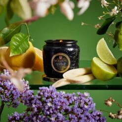 Voluspa Jardin De Verveine - Petite Jar Candle 8 Voluspa Jardin De Verveine - Petite Jar Candle -Voluspa SS23 ING 8248 3 WEB