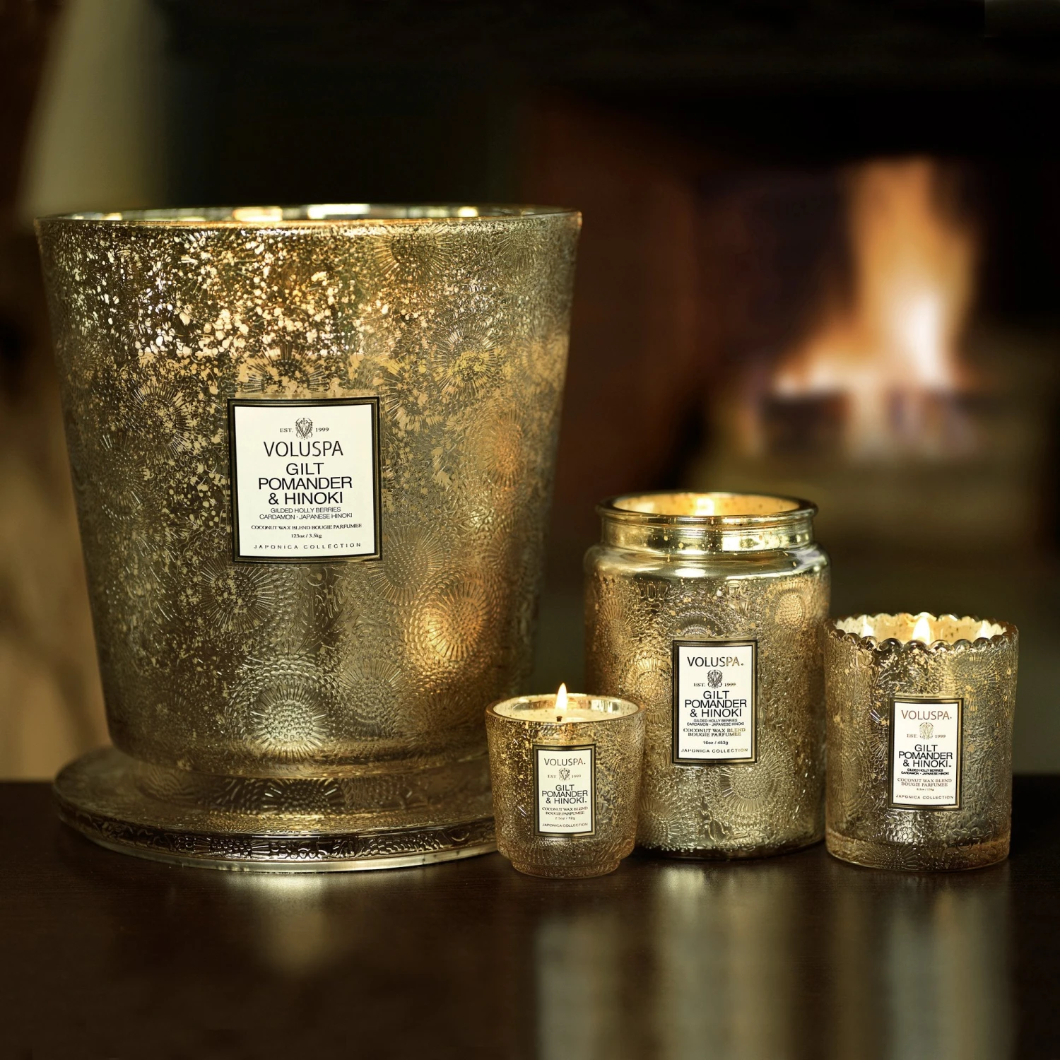 Voluspa Gilt Pomander & Hinoki - Seasonal Petite Pedestal Candle 5 Voluspa Gilt Pomander & Hinoki - Seasonal Petite Pedestal Candle - Image 3